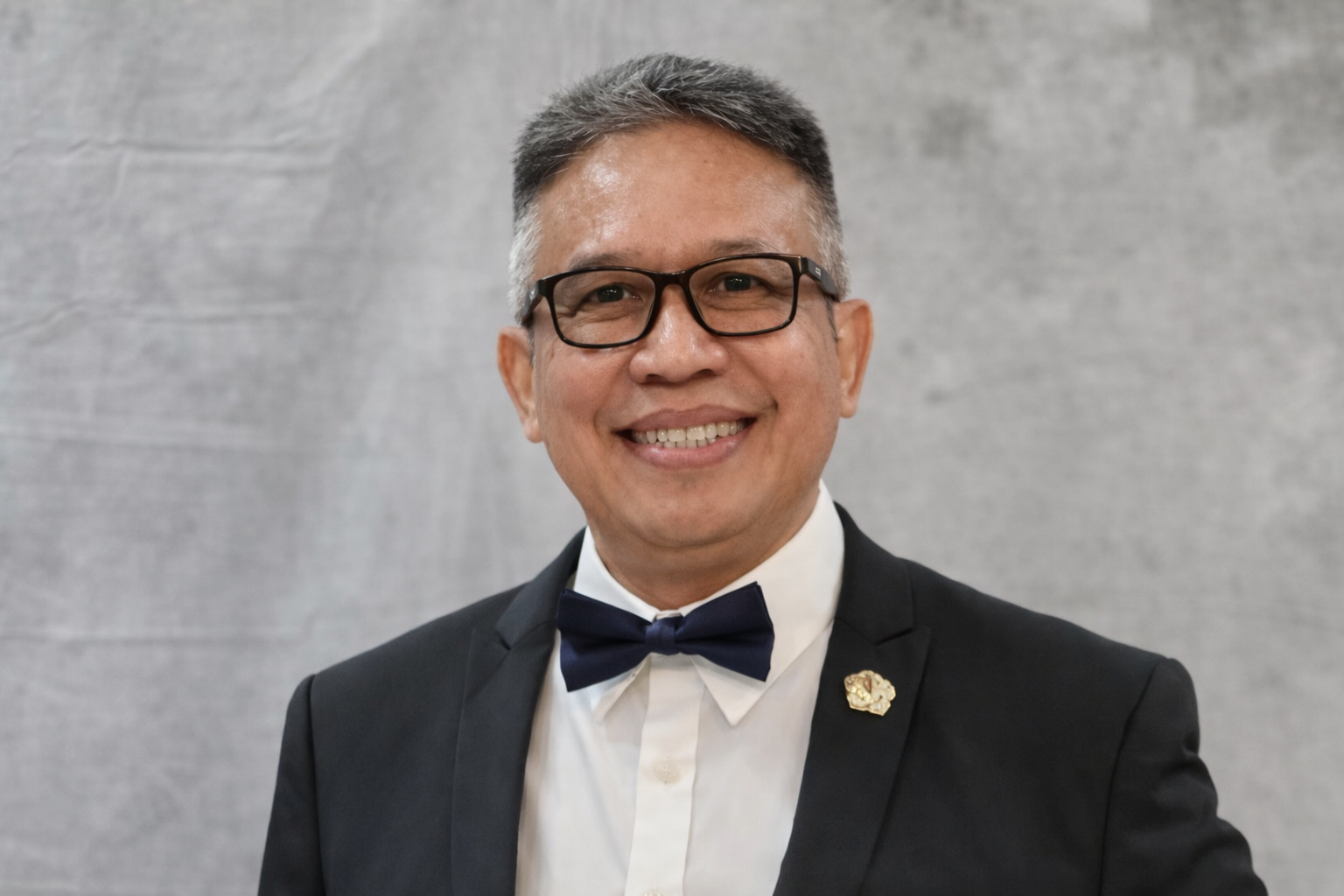 Dr. Dadang Solihin